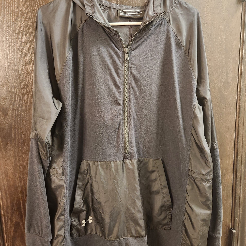 Under Armour Black Athletic Jacket with Full-Length Zipper